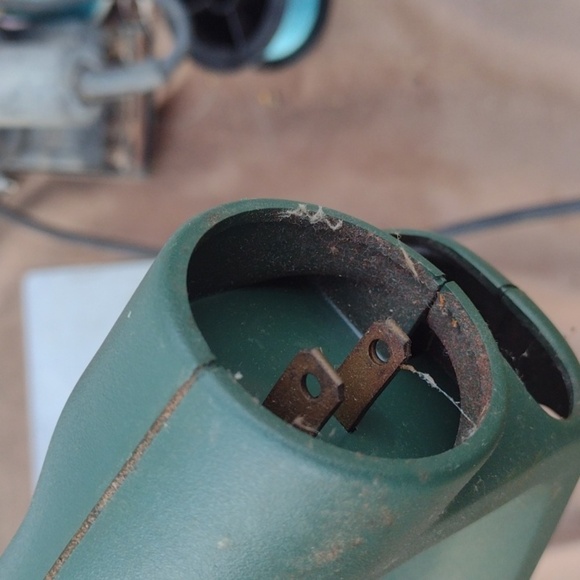 Green and Orange Hedge Trimmer - Picture 4 of 4